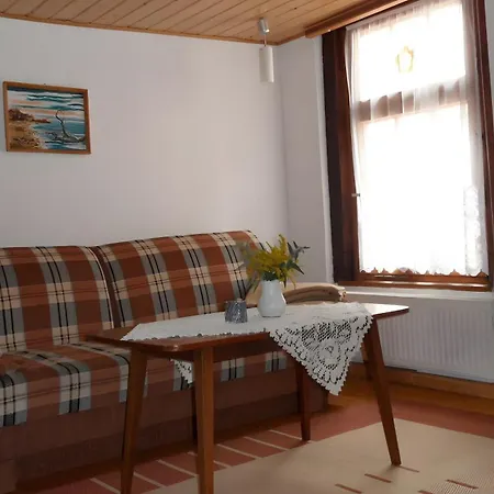 Appartement Oberwohnung In *
